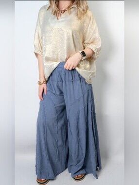 Going In Circles Flowing Wide-Leg Crinkle Denim    Size (L 10-12)